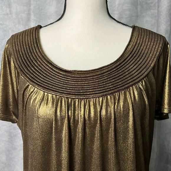 Dana Buchman Gold Metallic Scoop Neck Short Sleeved Blouse - size Small - Picture 6 of 11